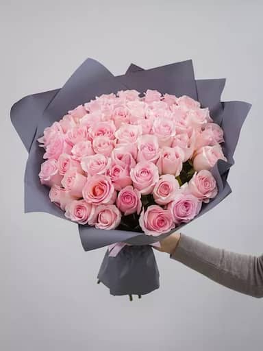 Букет живых цветов из 51 розовой розы, Эквадор, 50 см