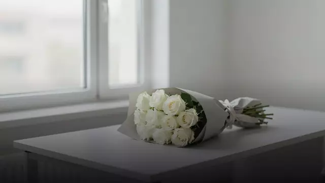 Букет белых роз начальнице: как выбрать в Санкт-Петербурге