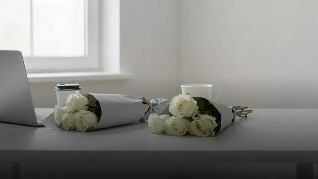 Букет белых французских роз коллеге: как выбрать