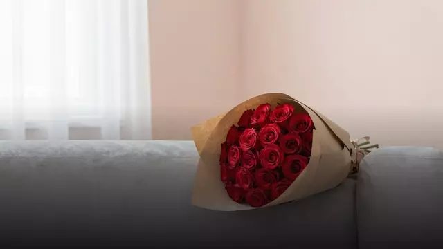 Букет из 101 красной розы: как он выглядит и сколько стоит