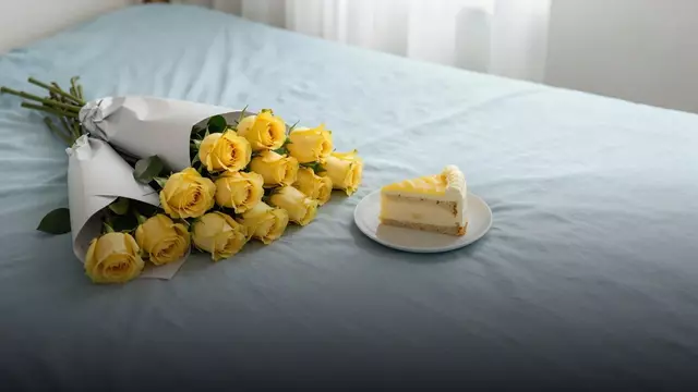 Букет из 15 роз на день рождения: как выбрать цвет