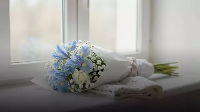 Букет из ирисов на выписку из роддома: составы, цены, советы флориста