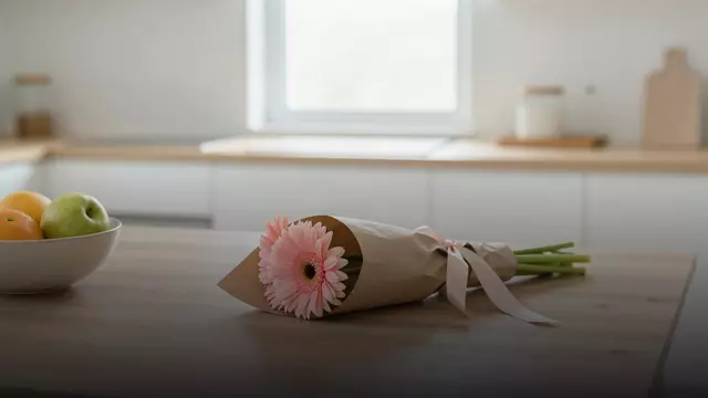 Букет розовых гербер тёще: советы флориста и цены
