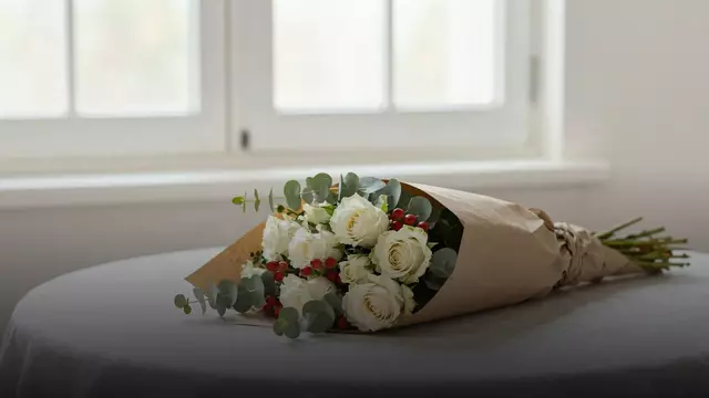 Красные ягоды в букете: как они называются и что выбрать