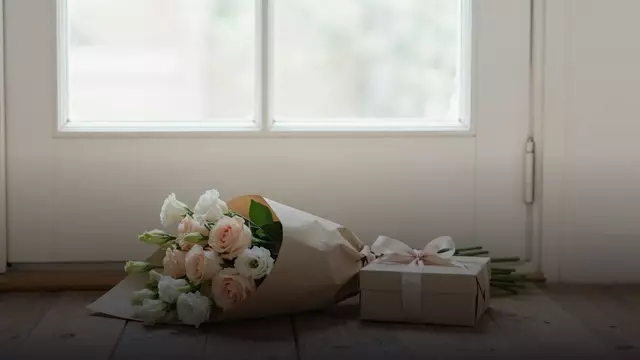 Цветы на годовщину свадьбы с доставкой: как заказать вовремя