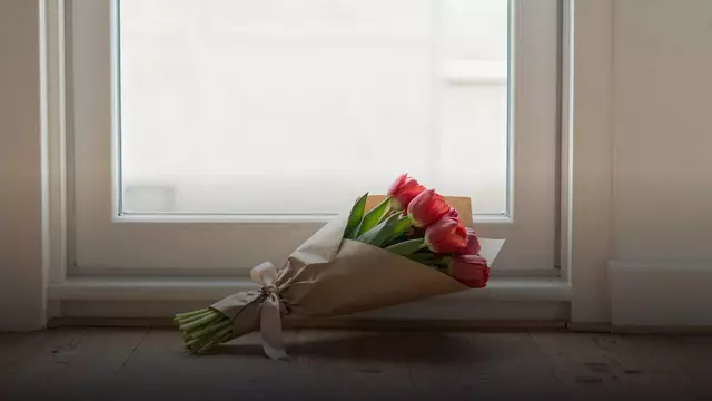 Цветы на свидание с доставкой: как всё рассчитать и успеть