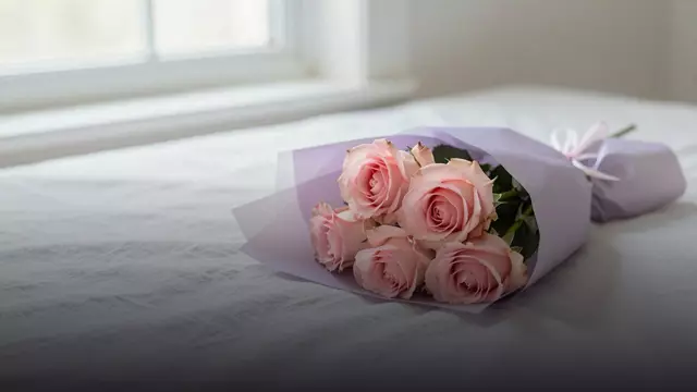 Французские розы дочери: какой букет выбрать и сколько он стоит