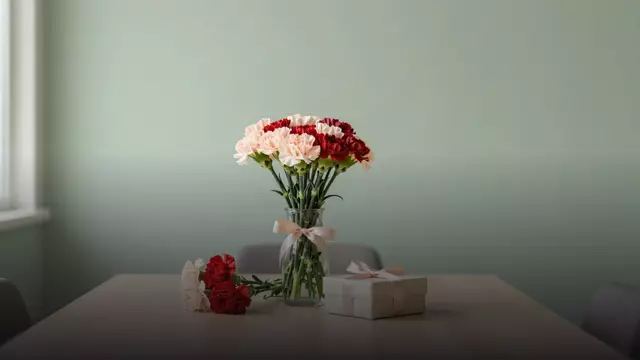 Гвоздики коллеге на день рождения: как выбрать букет