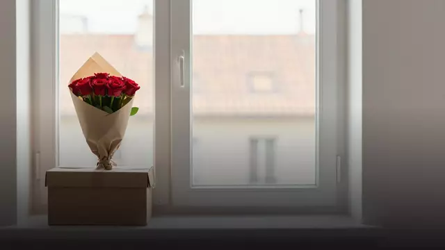 Доставка цветов в Венгрию из России: как заказать розы и оплатить в рублях