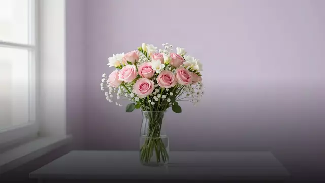 Какие цветы дарить на 18 лет: правила и идеи