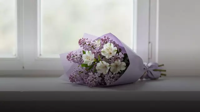 Недорогой букет начальнице: как выбрать и не ошибиться