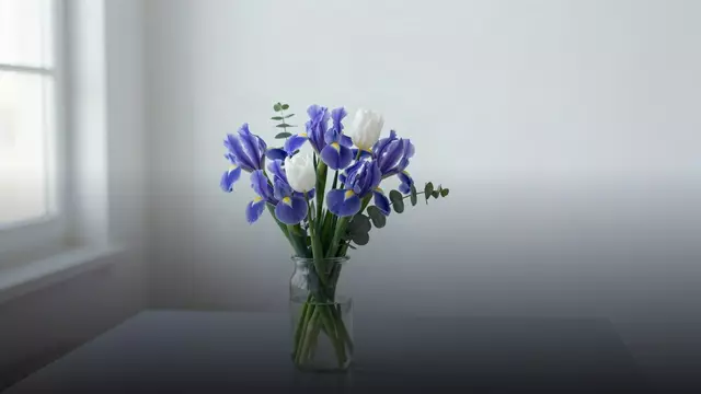 С какими цветами сочетаются ирисы в букете