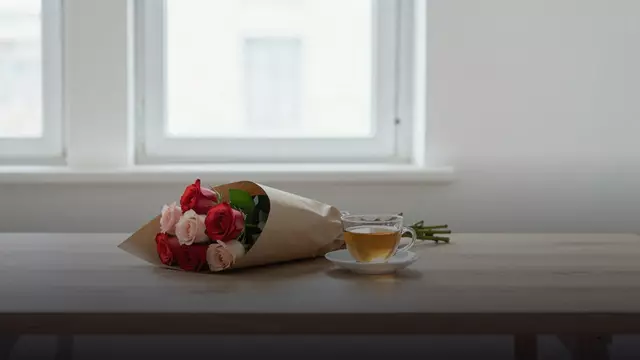 Сколько стоят розы с доставкой в Эстонию: цены в рублях