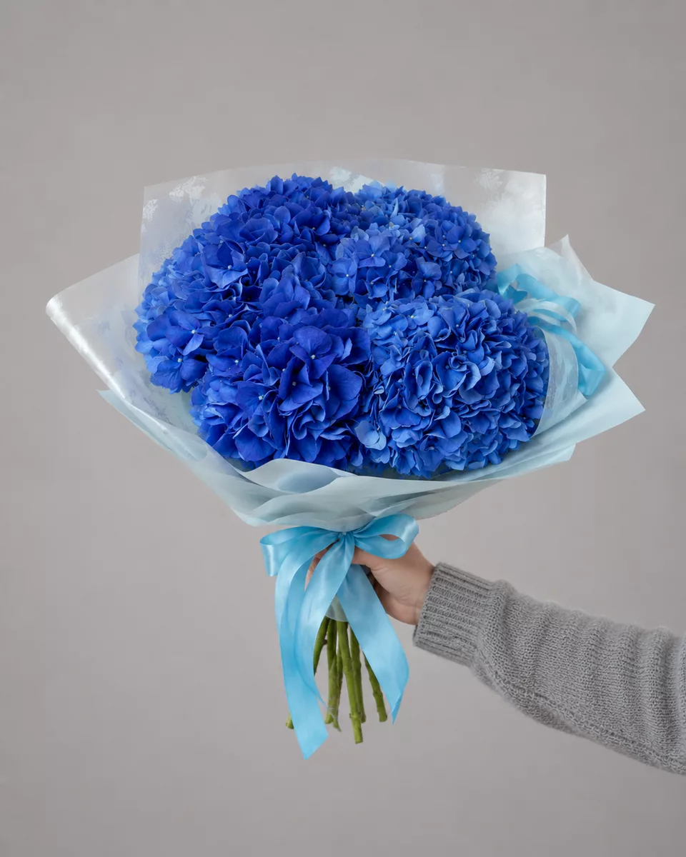 Bouquet of 5 blue hydrangeas