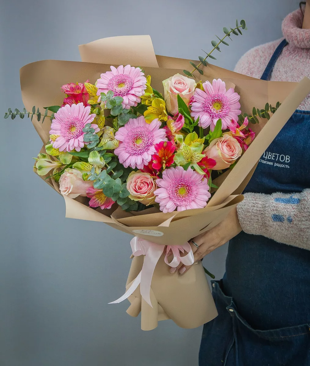 Bouquet of roses alstroemerias and gerberas