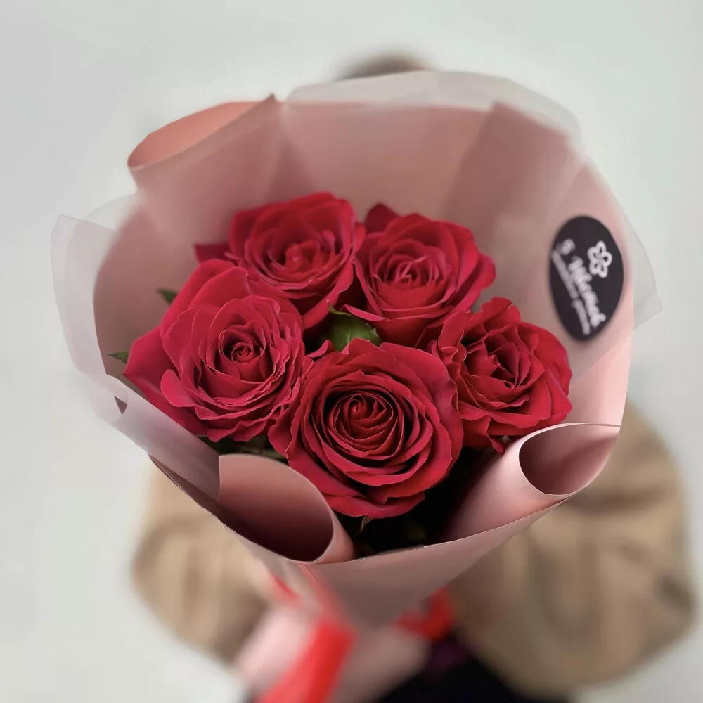 Bouquet of 5 red roses 50 cm