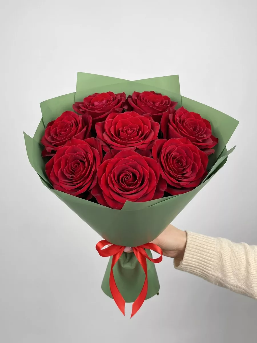 Bouquet of 7 red roses, Ecuador, 50 cm