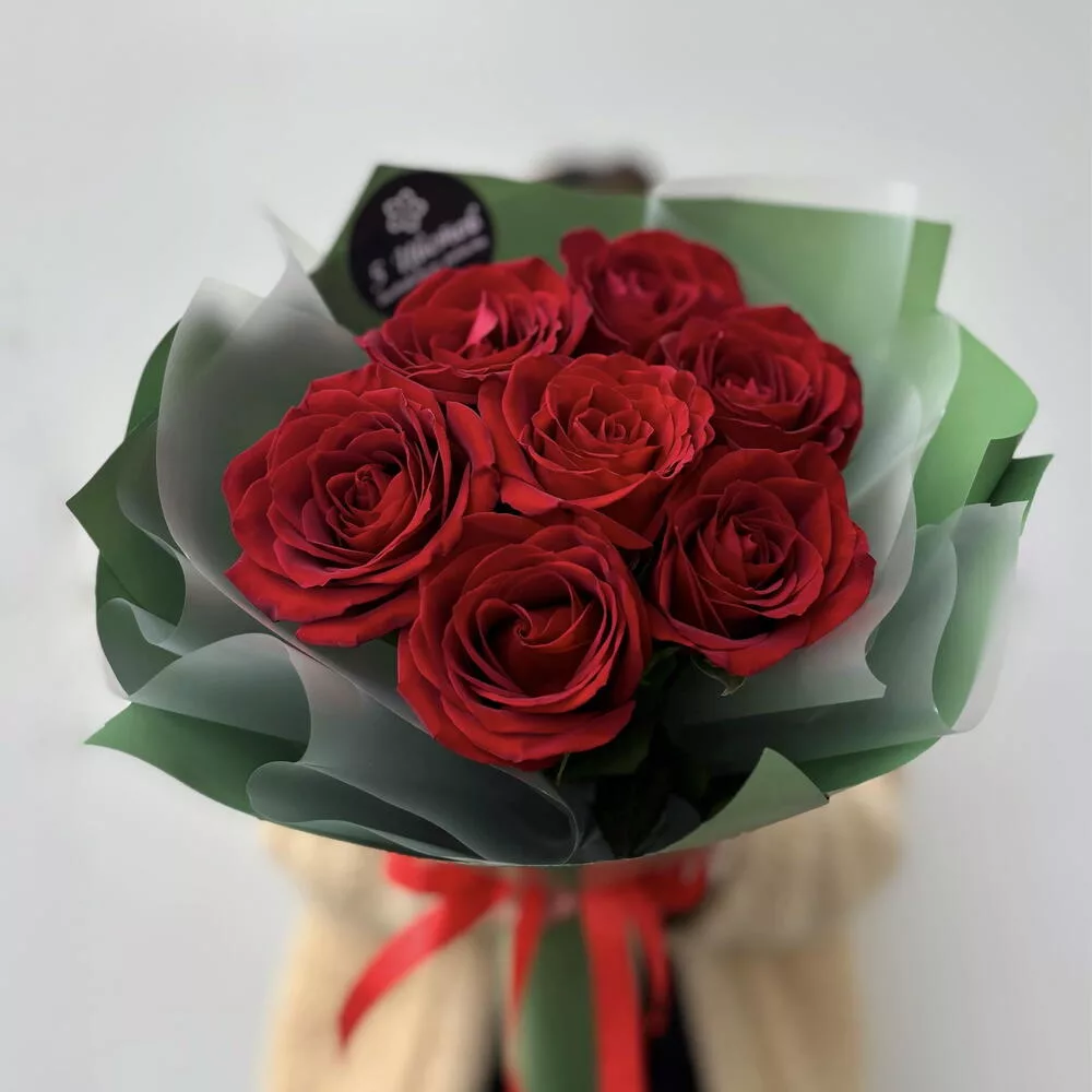 Bouquet of 7 red roses 50 cm