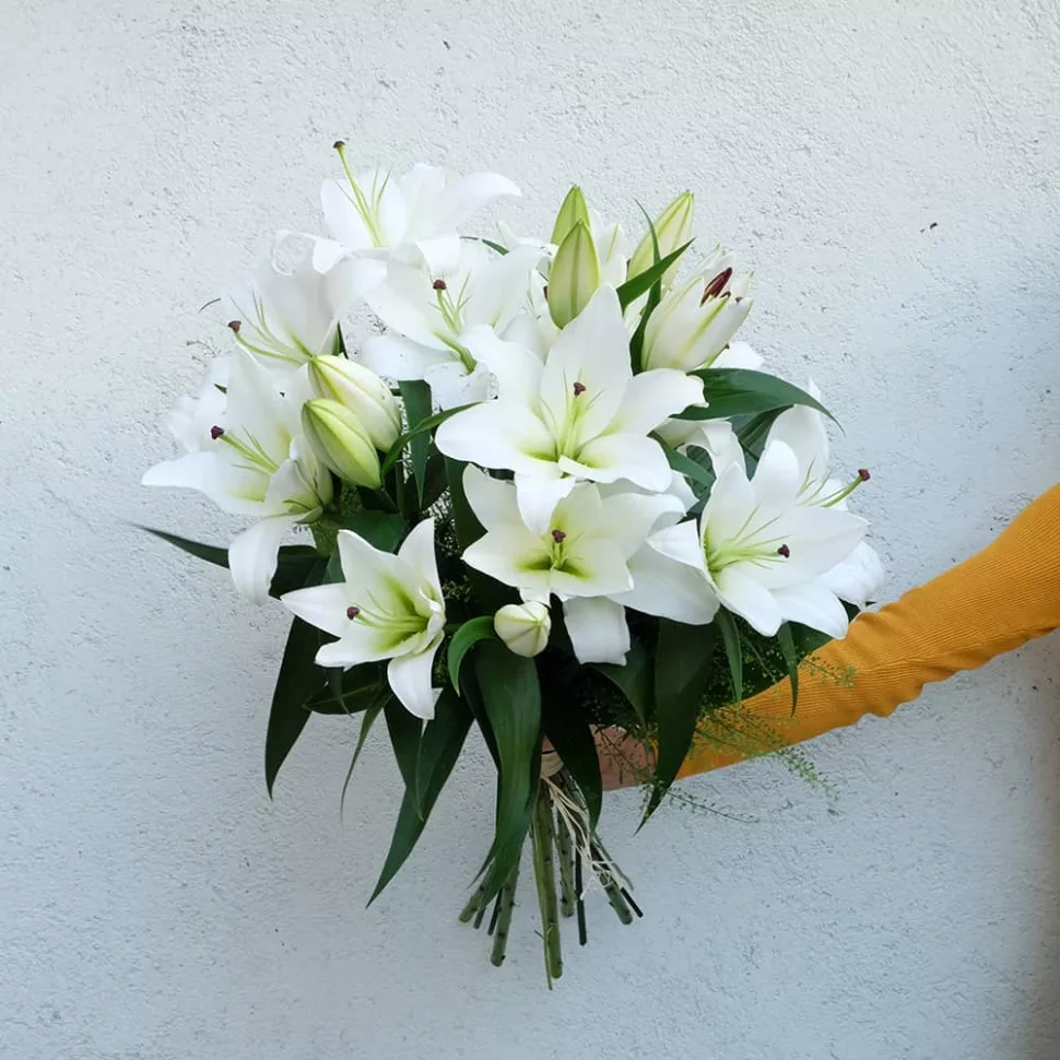 Bouquet of 9 white lilies