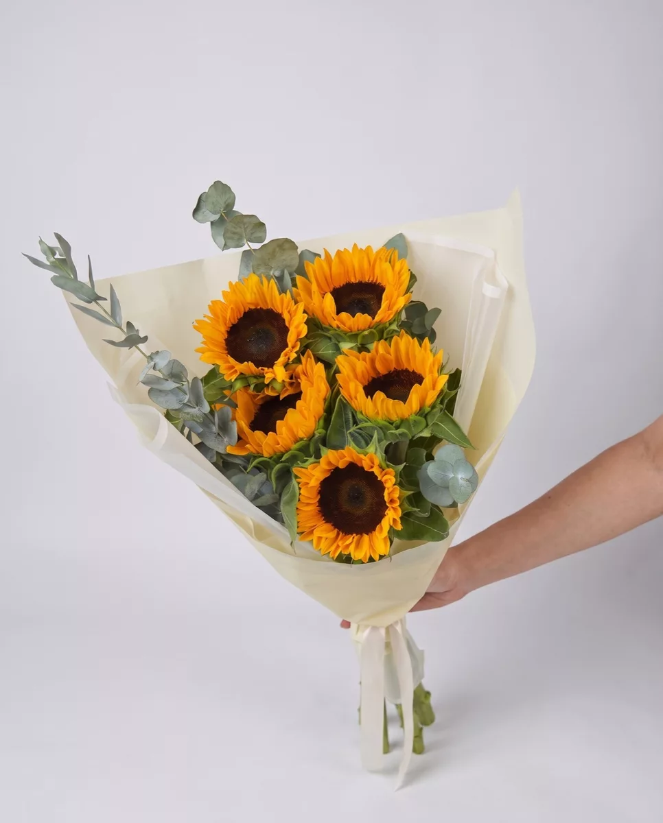 Bouquet of 5 yellow sunflowers