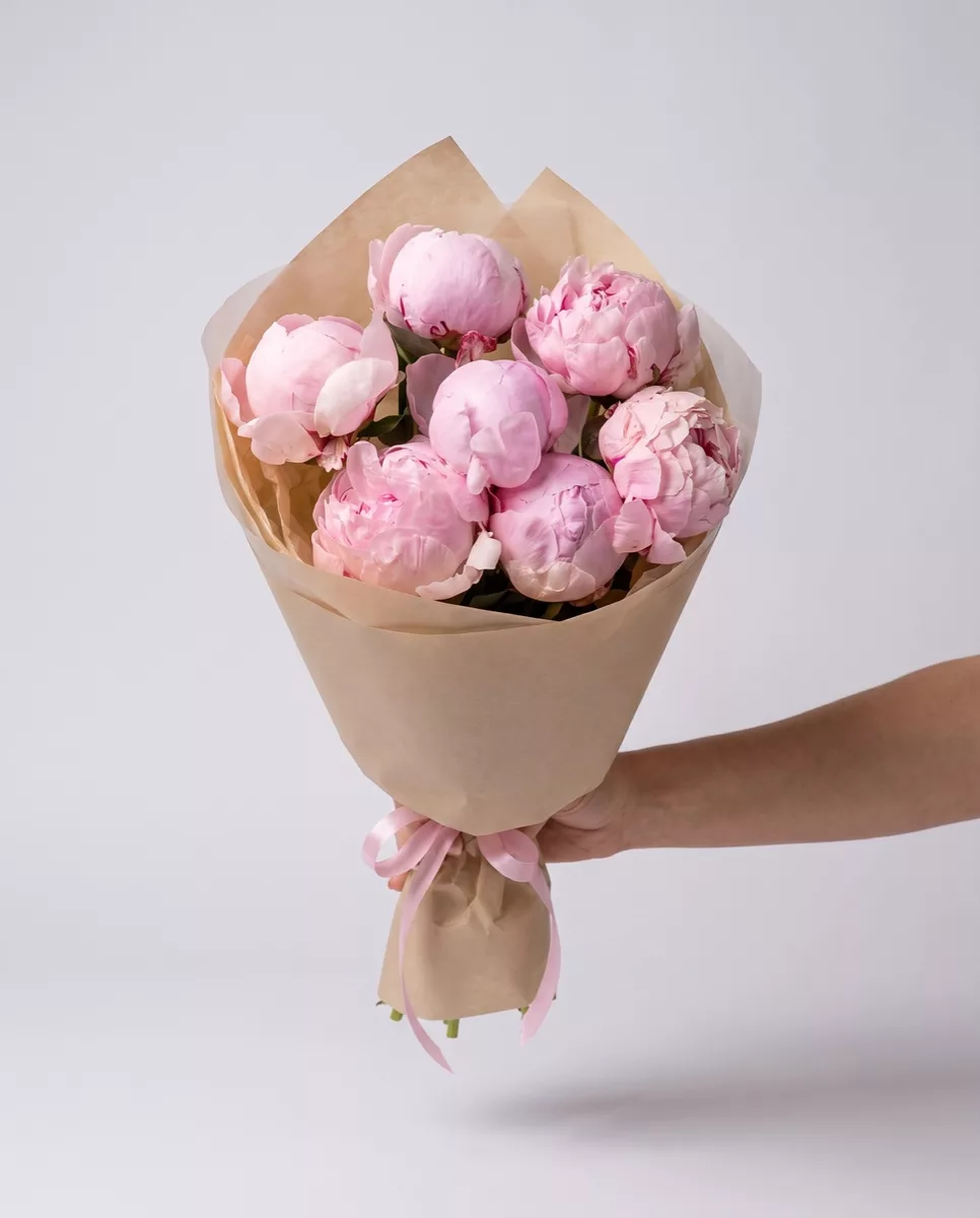 Bouquet of 7 pink peonies
