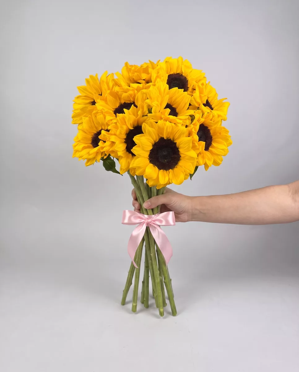 Bouquet of 11 yellow sunflowers