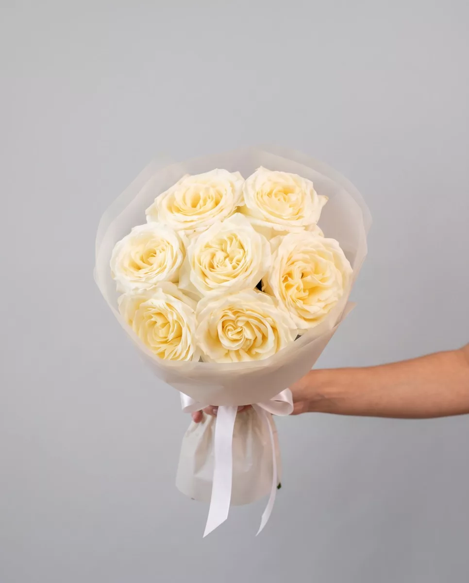 Bouquet of 7 peony-style roses