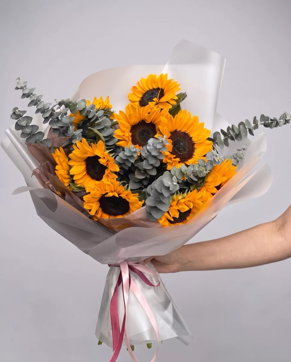 Bouquet of 10 yellow sunflowers
