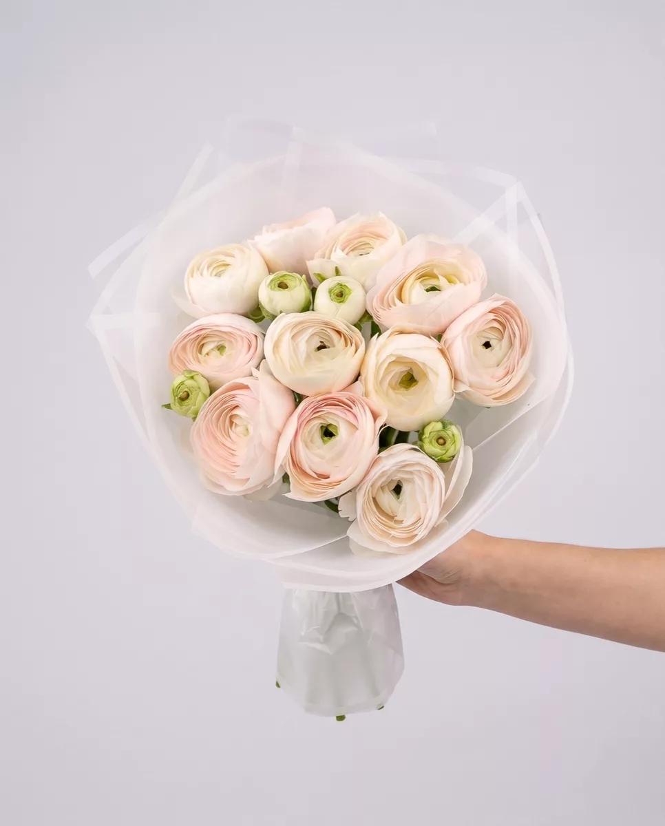 Bouquet of 11 ranunculus mix