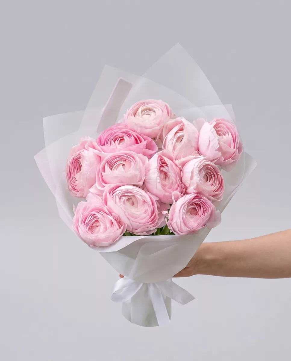Bouquet of 11 pink ranunculus
