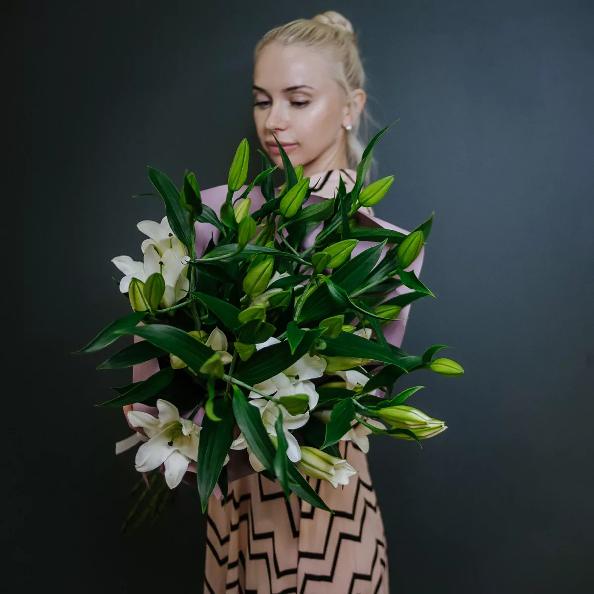 Bouquet of 5 white lilies