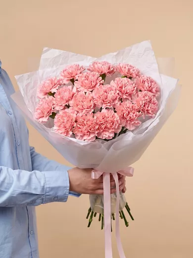 Букет живых цветов из 15 розовых диантусов