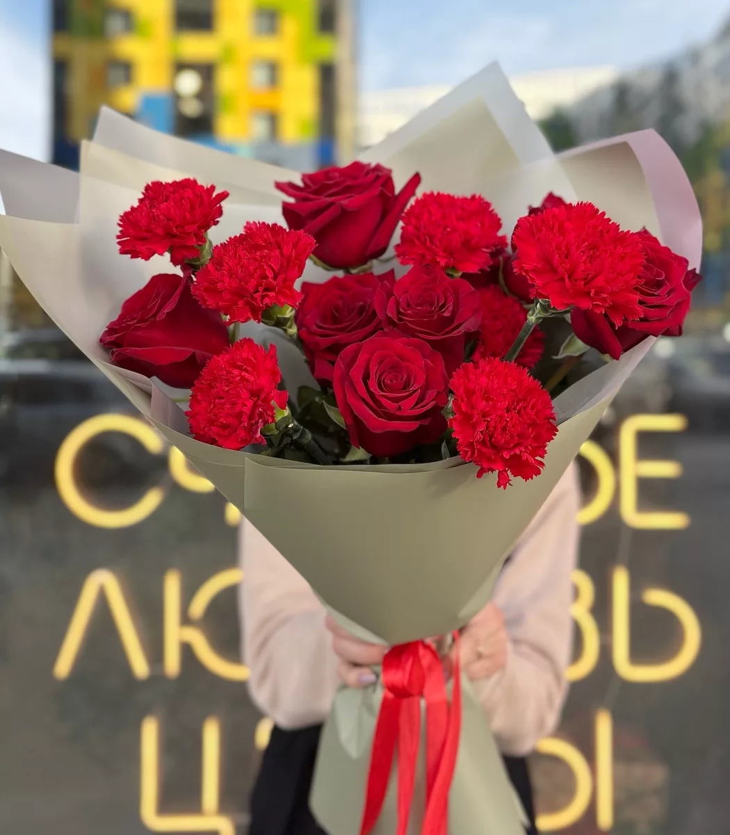 Bouquet of 7 and 8 roses
