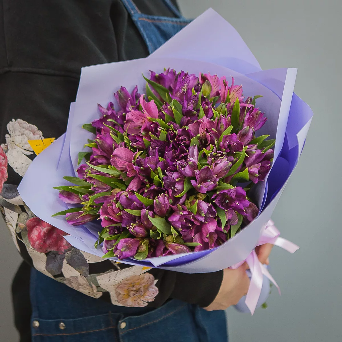 Bouquet of 19 lilac alstroemerias