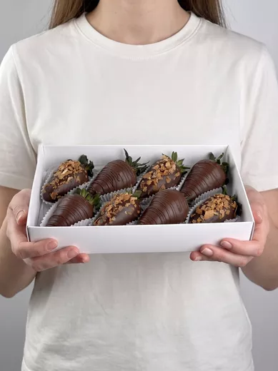 Коробочка клубники в шоколаде Искушение