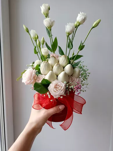 Клубника в бельгийском шоколаде. Композиция