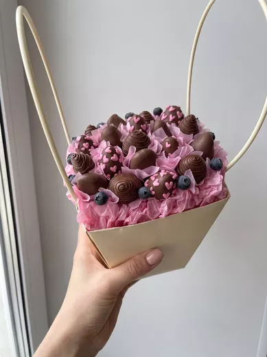 Sweet Tote — ягоды в бельгийском шоколаде в сумочке-подарке
