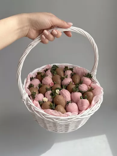 Клубника в шоколаде любимой девочке