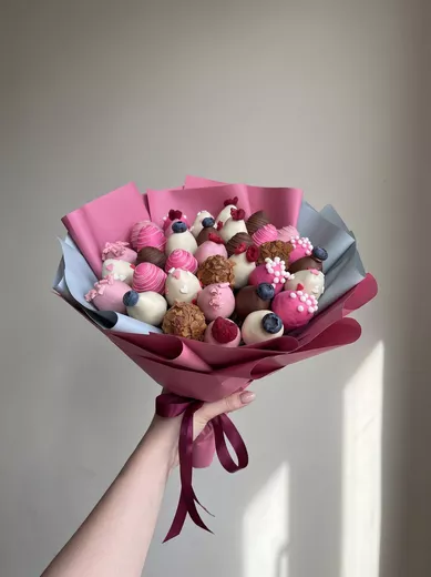 Дофаминовый букет из клубники в шоколаде 35 ягод