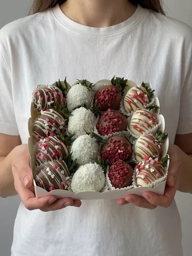 клубника в шоколаде сердечки