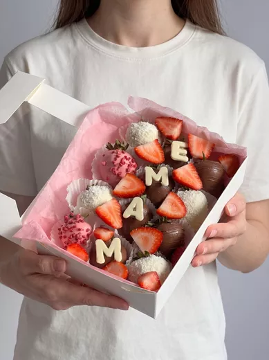 Клубника в шоколаде «Маме»
