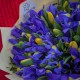 Букет 19 желтых тюльпанов 20 ирисов
