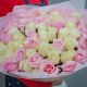 Букет из 51 белой и розовой роза
