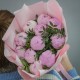 Букет из 11 розовых пионов с фисташкой