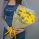 Букет из 15 желтых гербер и 20 ромашек кустовых