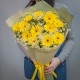 Букет из 15 желтых гербер и 20 ромашек кустовых