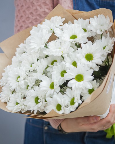 Букет из 9 кустовых хризантем в крафте Букет из 9 кустовых хризантем в крафте